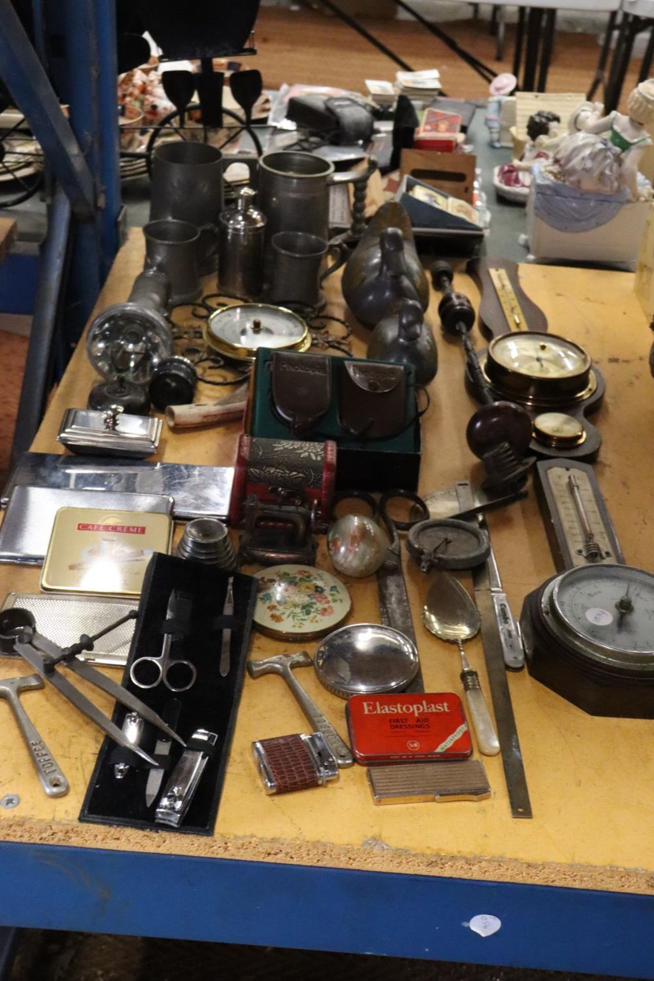 A LARGE QUANTITY OF MIXED ITEMS TO INCLUDE BAROMETERS, CIGARETTE CASES, SILVERPLATE TANKARDS, CAMERA