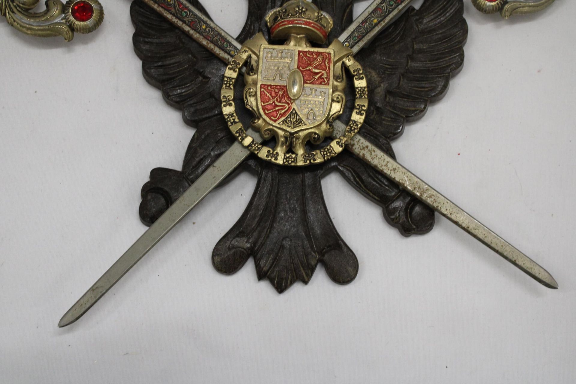 TWO VINTAGE SWORDS ON A CRESTED PLAQUE - Image 4 of 5