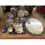 A MIXED LOT TO INCLUDE A OVAL BRASS FRAMED MIRROR, GINGER JARS, PIG MONEY BOX, GLASS TRINKET POT ETC