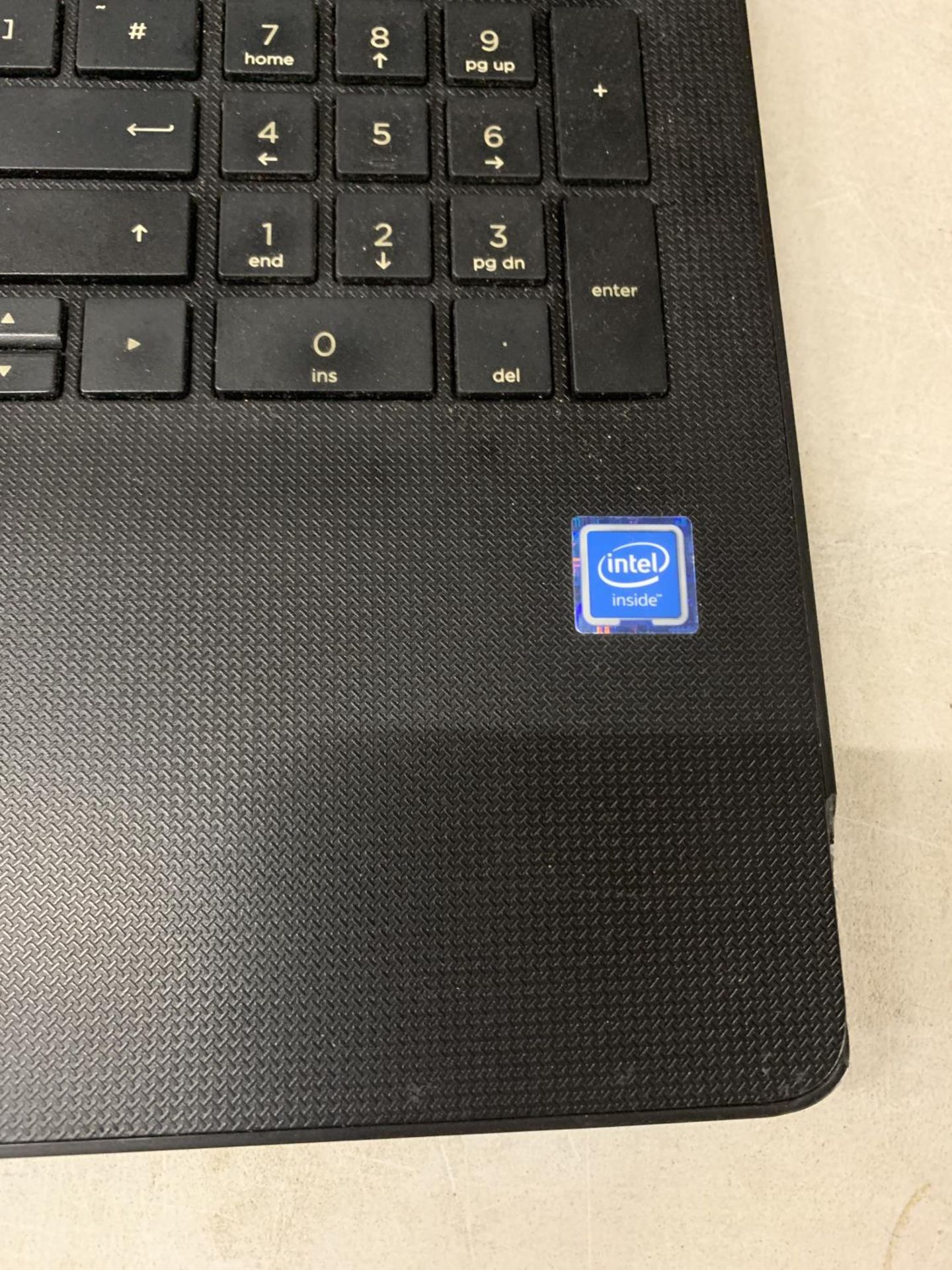 A HP INTEL LAPTOP { NO CHARGER } - Image 4 of 4
