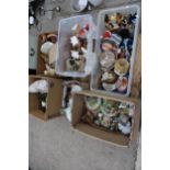 AN ASSORTMENT OF HOUSEHOLD CLEARANCE ITEMS