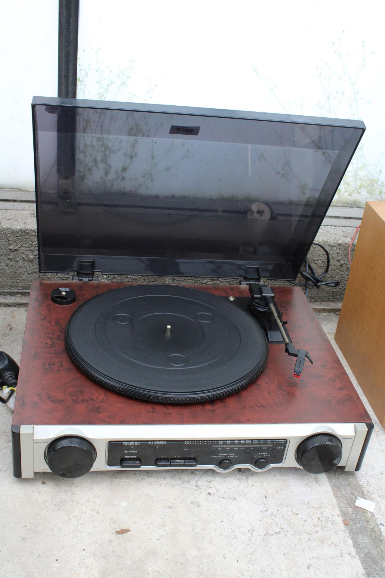 A PORTABLE RECORD PLAYER - Image 2 of 2