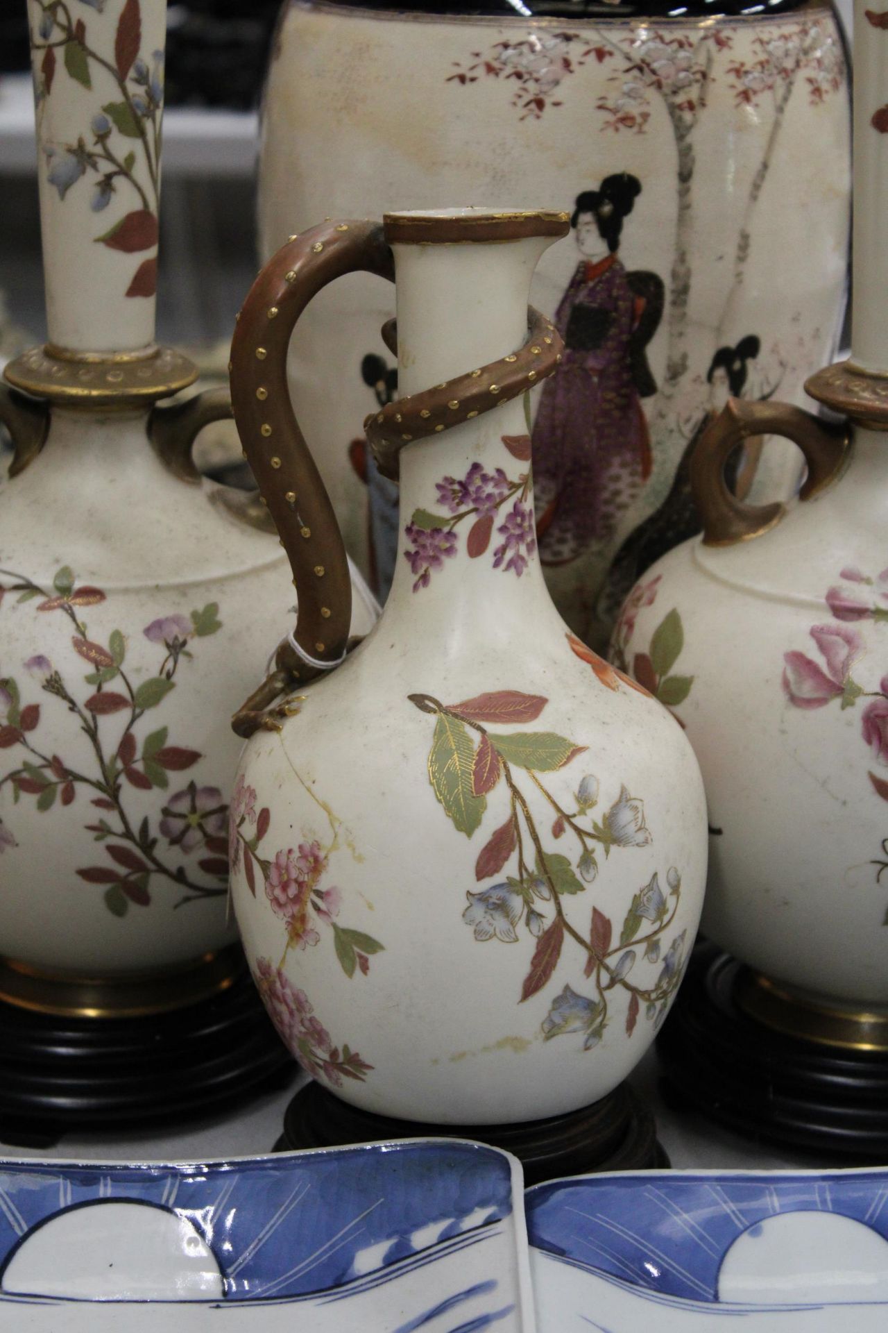 THREE PIECES OF ROYAL WORCESTER, BLUSH IVORY VASES, ONE WITH LIZARD HANDLE - ALL A/F, PLUS A LARGE - Image 2 of 6