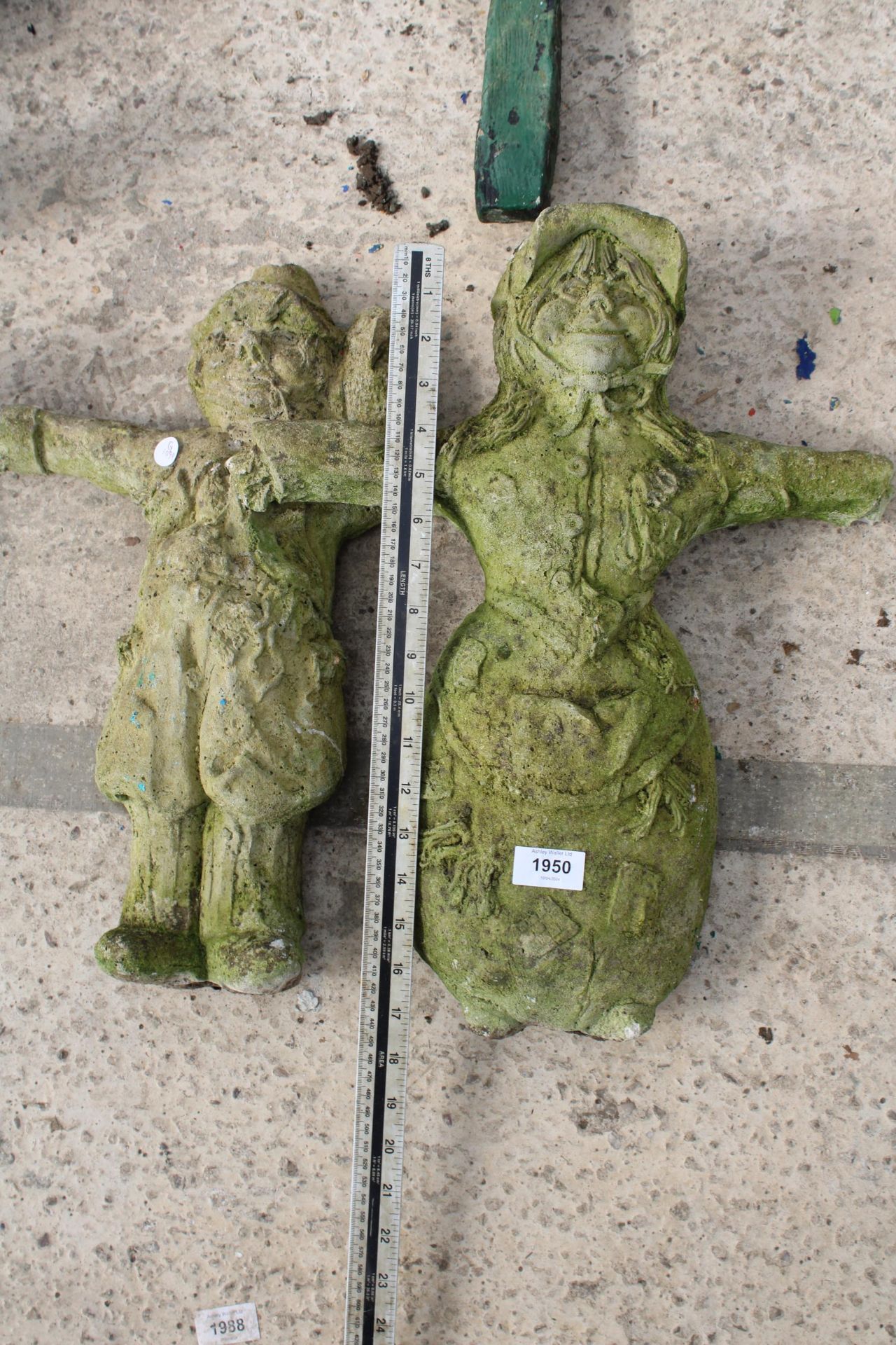 THREE CONCRETE GARDEN FIGURES TO INCLUDE TWO SCARE CROWS AND A GONE FISHING SIGN - Image 3 of 3