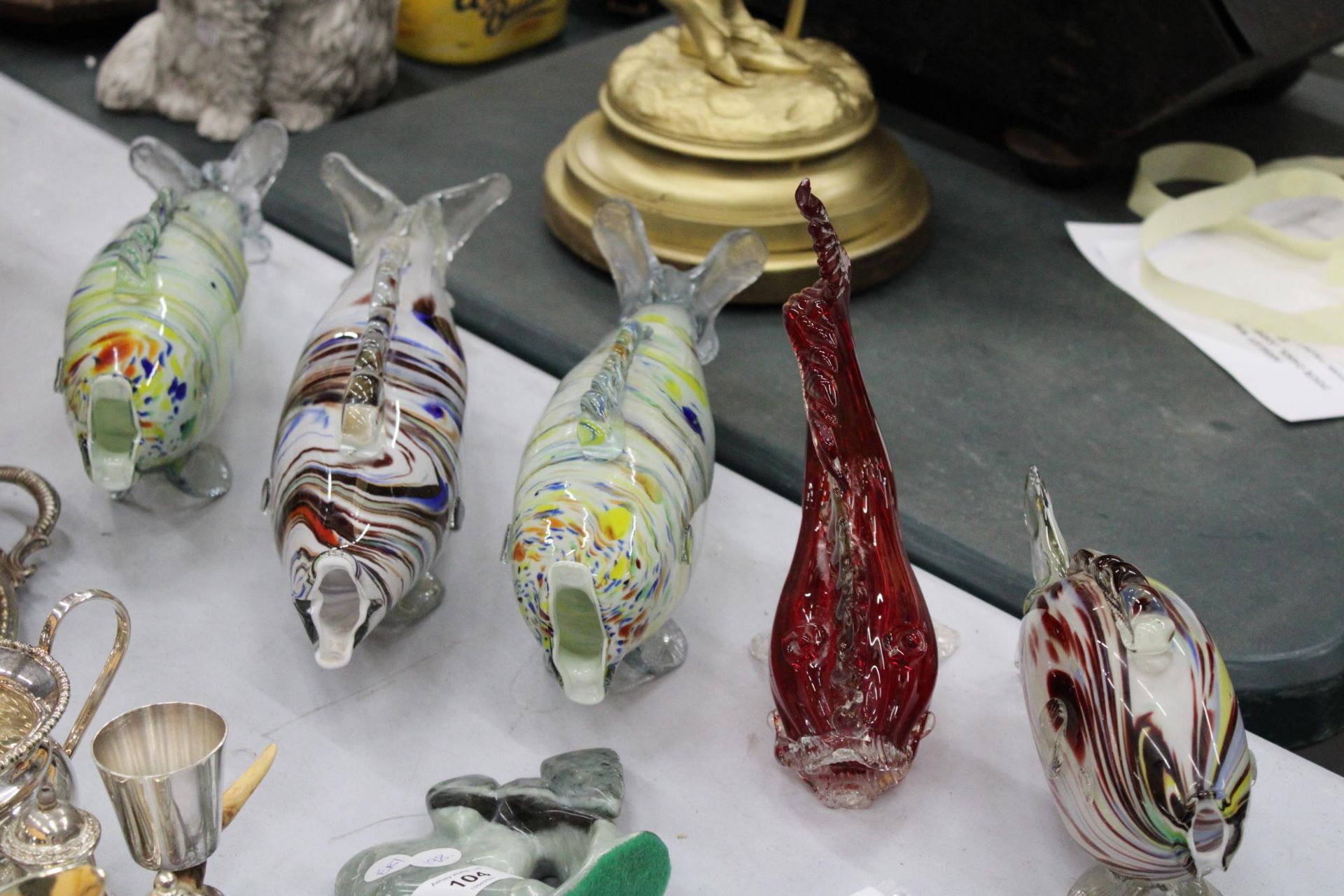 FIVE LARGE MURANO STYLE GLASS FISH - Image 3 of 5
