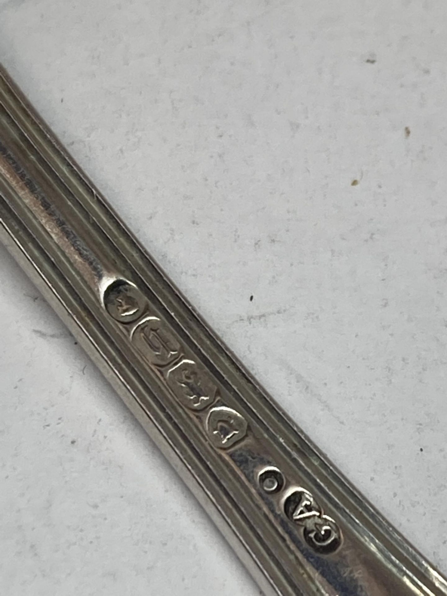A VICTORIAN HALLMARKED LONDON SILVER LADLE - Image 3 of 3