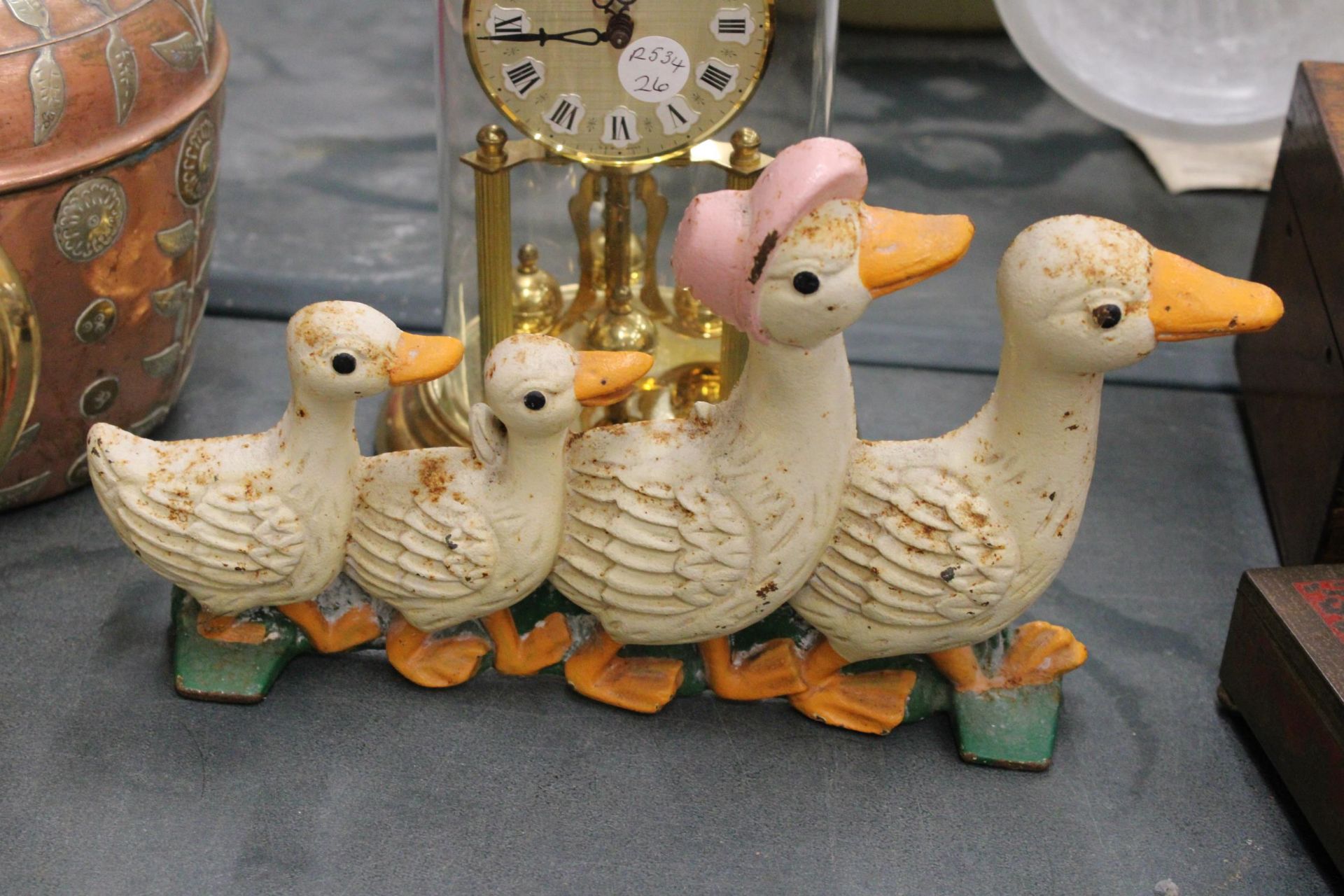 THREE CAST IRON ITEMS TO INCLUDE A LETTER RACK WITH COW DECORATION, PLUS DUCK AND CAT DOOR STOPS - Image 5 of 5