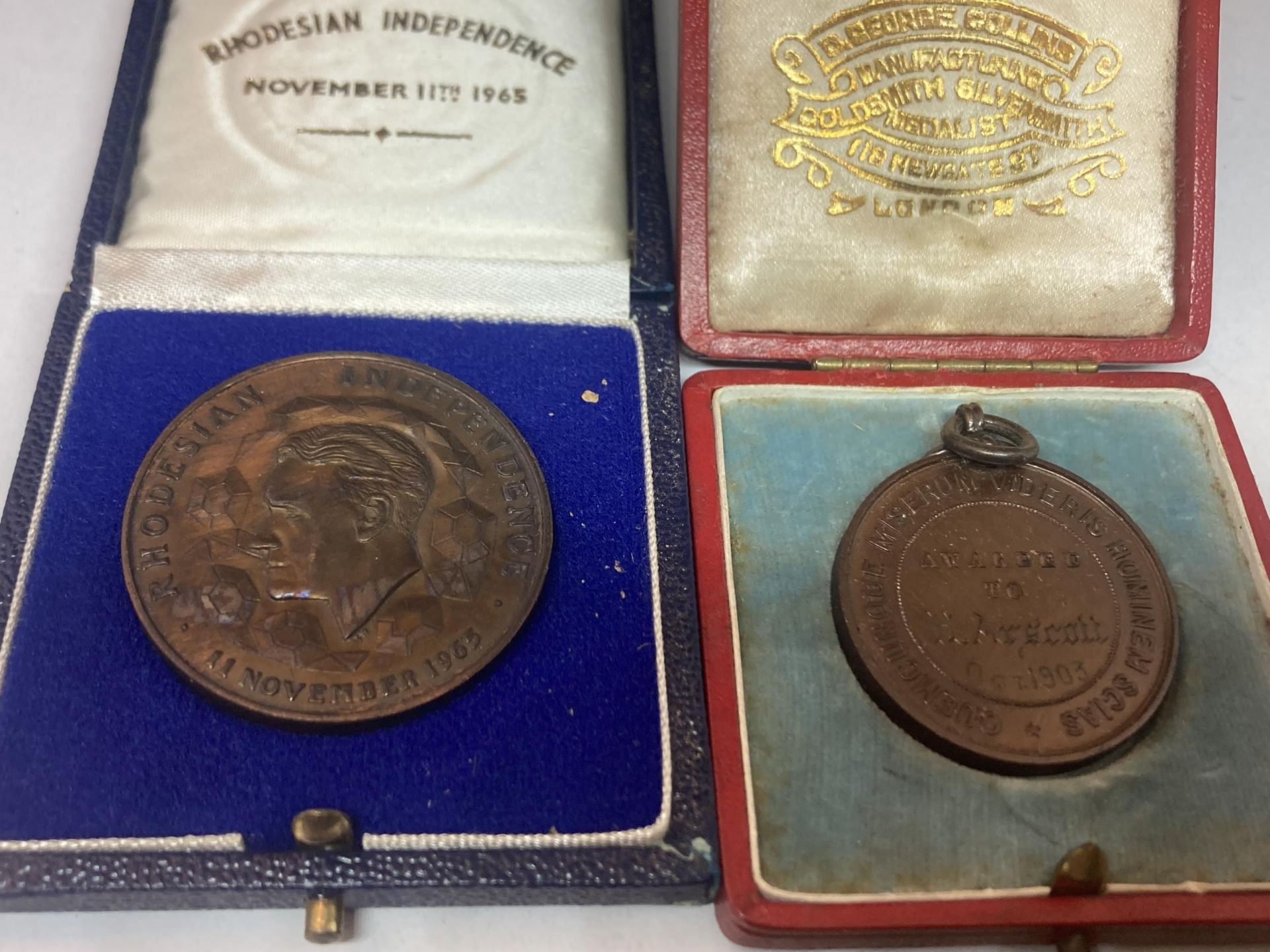 FOUR COMMEMORATIVE MEDALS, TO INCLUDE RHODESIAN INDEPENDANCE, PHOTOGRAPHY ETC - Image 4 of 5