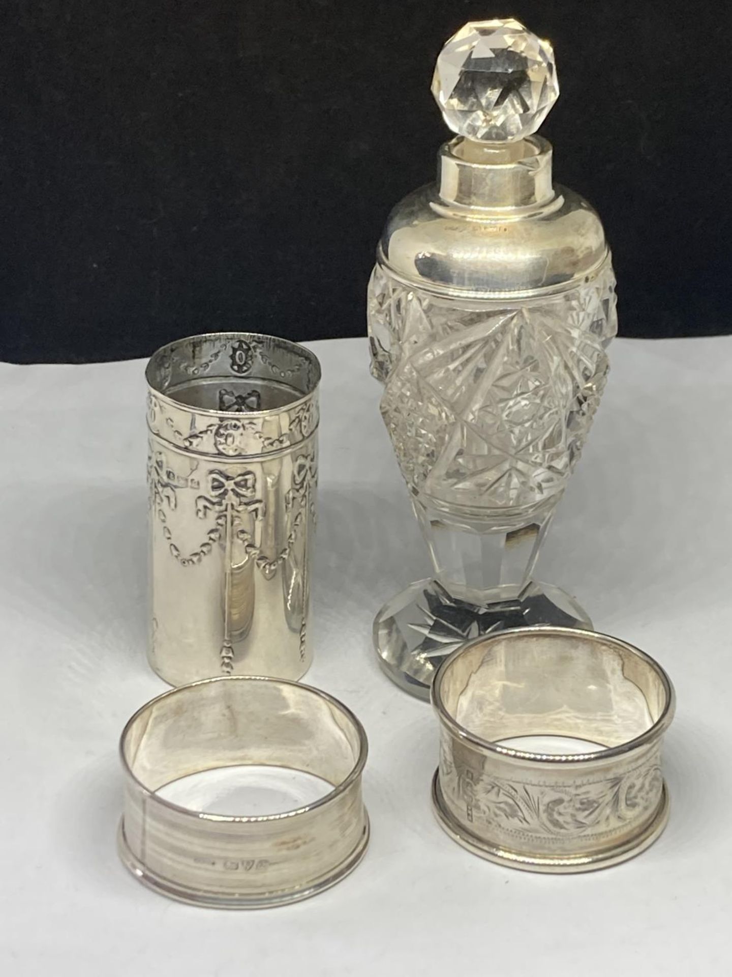 FOUR HALLMARKED SILVER ITEMS TO INCLUDE THREE BIRMINGHAM AND ONE CHESTER COMPRISING OF A GLASS SCENT