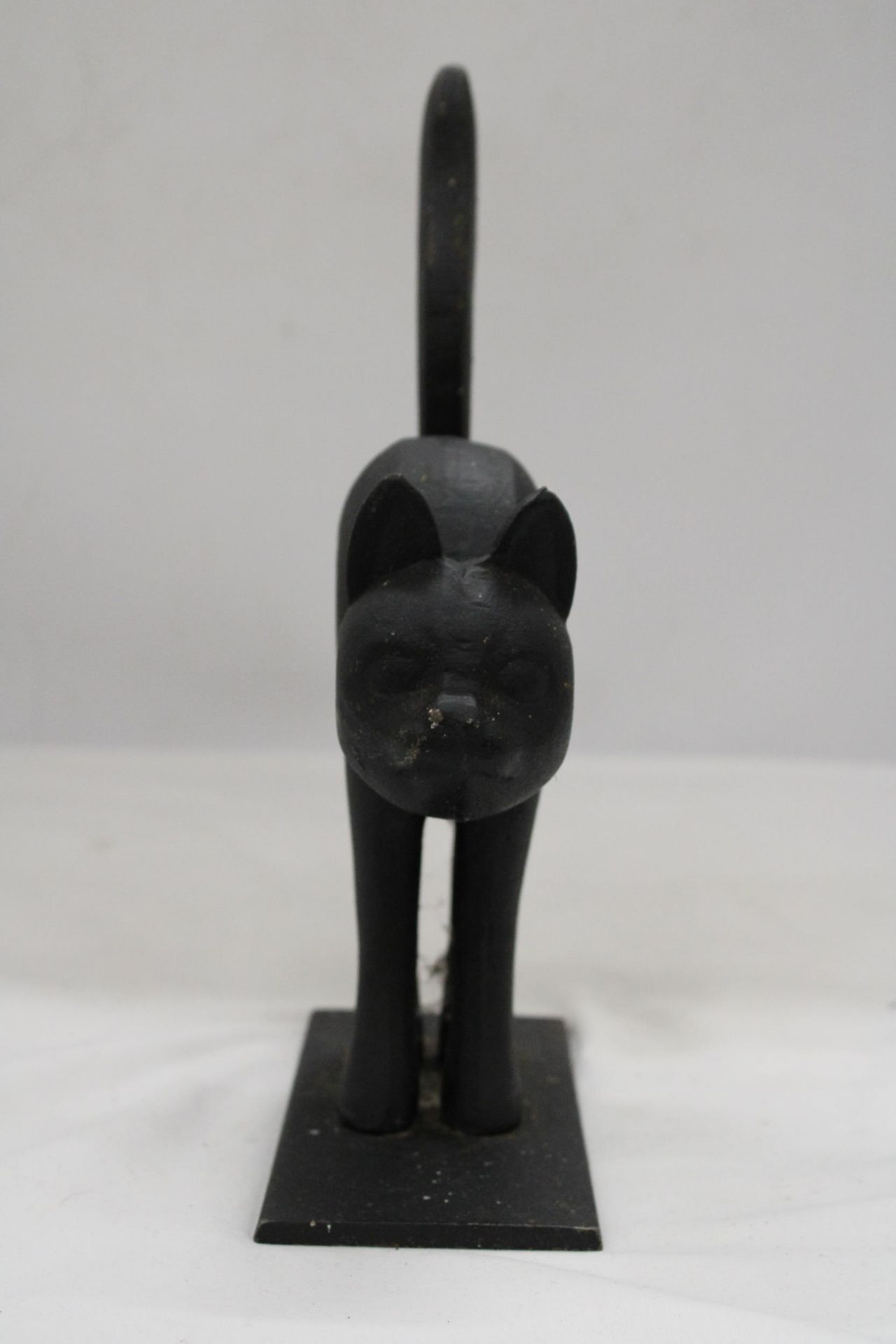 A HEAVY CAST IRON BLACK CAT DOORSTOP - Bild 5 aus 5