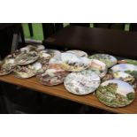 A LARGE COLLECTION OF CABINET PLATES