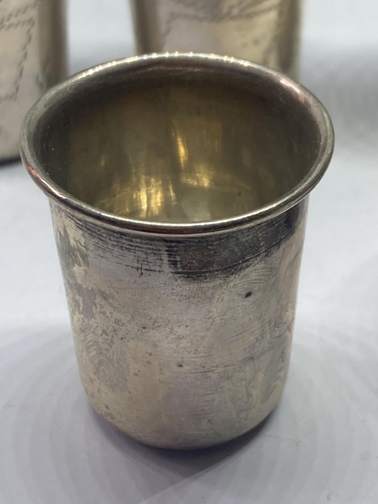 SIX STIRRUP CUPS MARKET LO SILVER 833 GROSS WEIGHT 48 GRAMS - Image 3 of 4