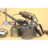 THREE VINTAGE BRASS BLOW LAMPS PLUS A VINTAGE OIL CAN