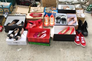 AN ASSORTMENT OF VARIOUS LADIES SHOES