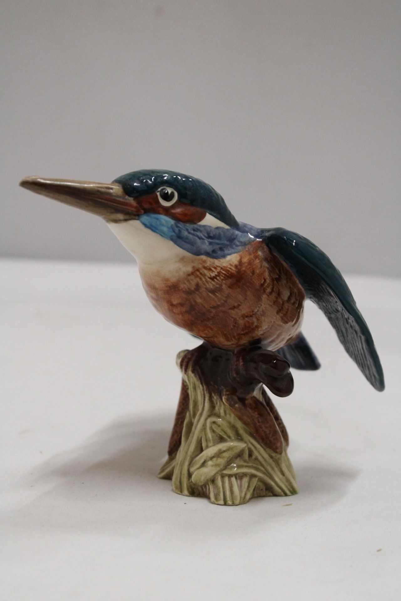 A BESWICK KINGFISHER (BEAK A/F) - Bild 2 aus 6