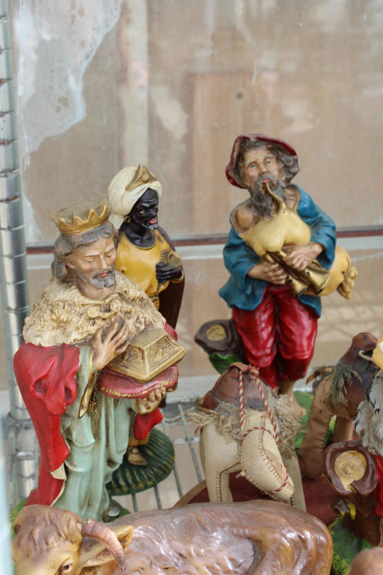 AN ASSORTMENT OF RESIN RELIGIOUS FIGURES - Image 2 of 4