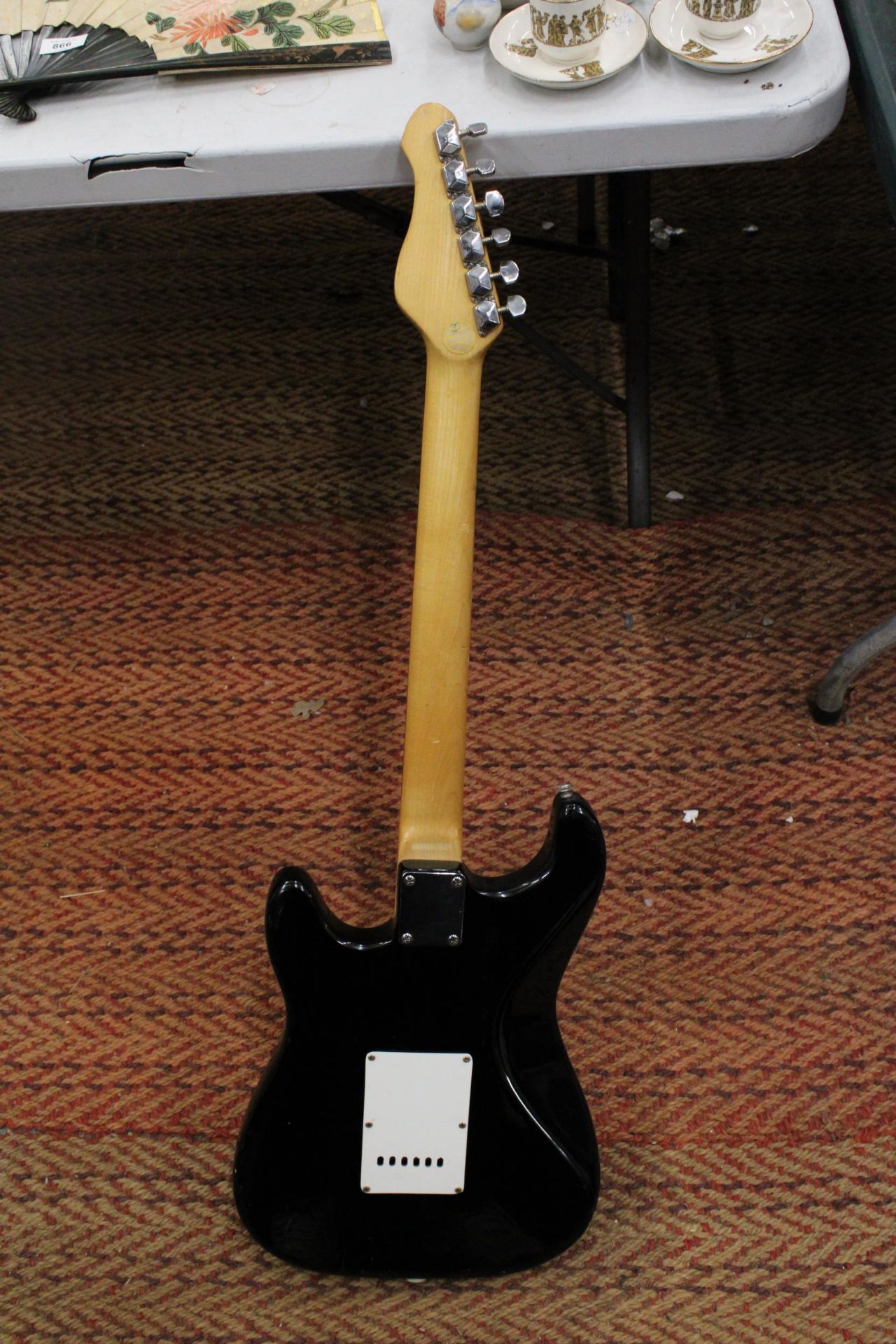 AN ENCORE BLACK STRATOCASTER ELECTRIC GUITAR - Image 6 of 6