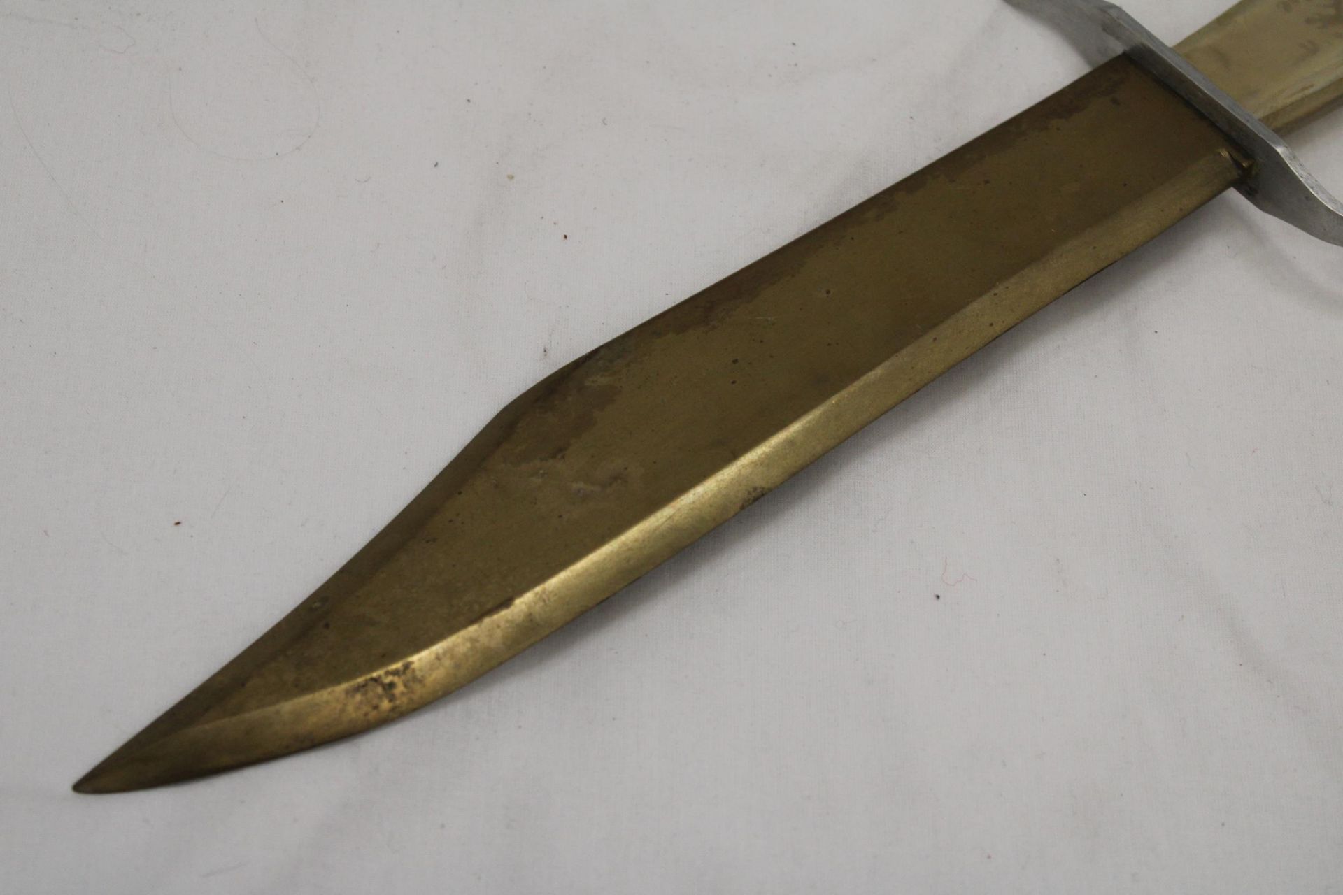 A BOWIE KNIFE, LENGTH 39CM - Image 3 of 4