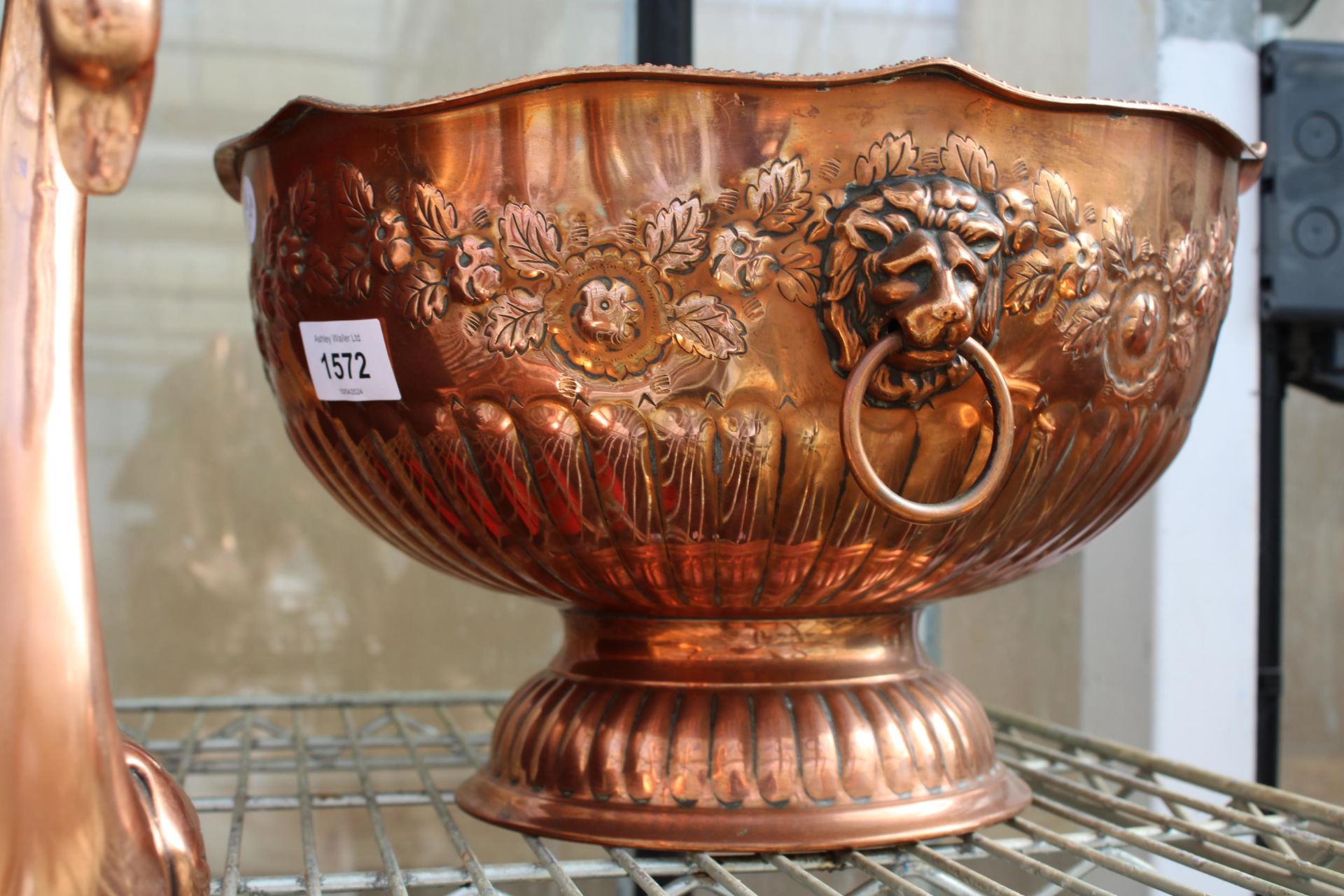 A VINTAGE COPPER PUNCH BOWL WITH LION HEAD HANDLES AND TWO COPPER COLOURED SWAN FIGURES - Image 2 of 3