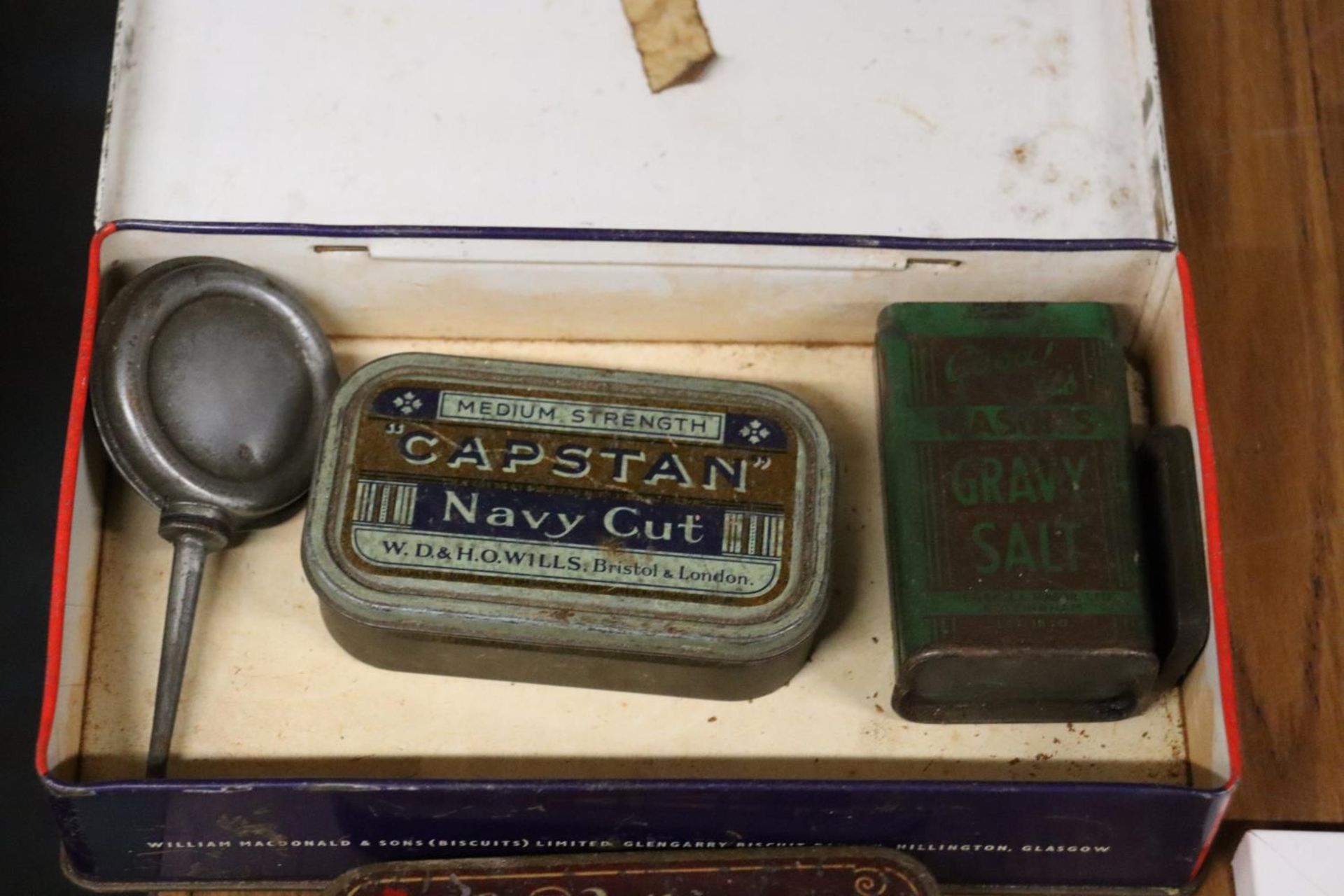 A SELECTION OF VINTAGE TINS PLUS AN OIL CAN - Image 2 of 4