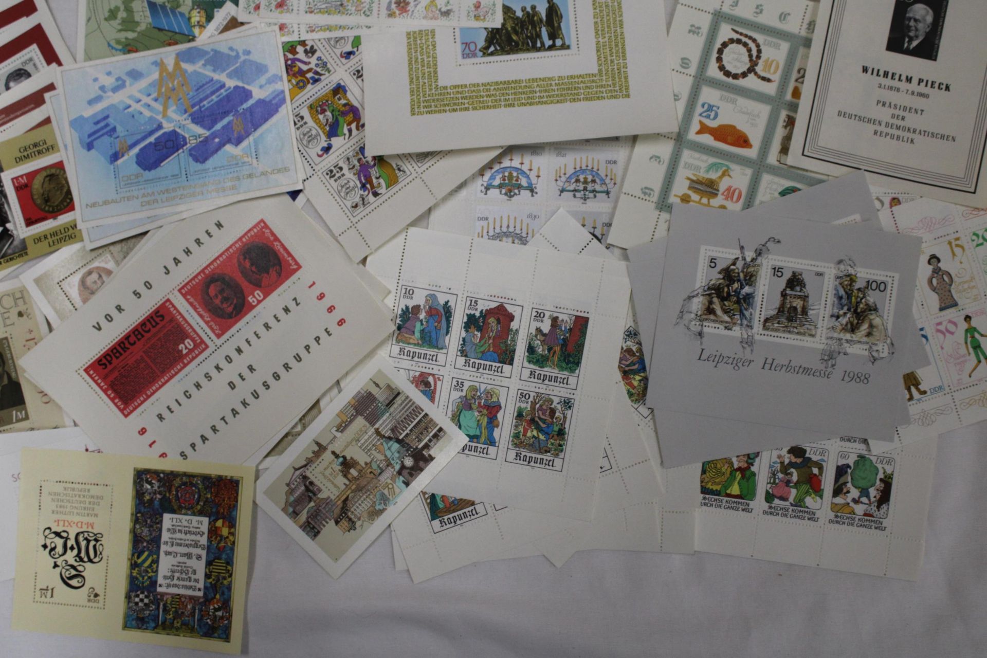 A COLLECTION OF MINIATURE STREET STAMPS - Image 5 of 6