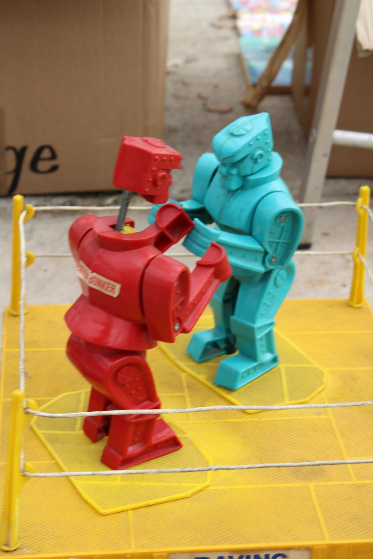 A RAVING BONKERS FIGHTING ROBOT TOY AND A FURTHER FIGURE - Image 2 of 2