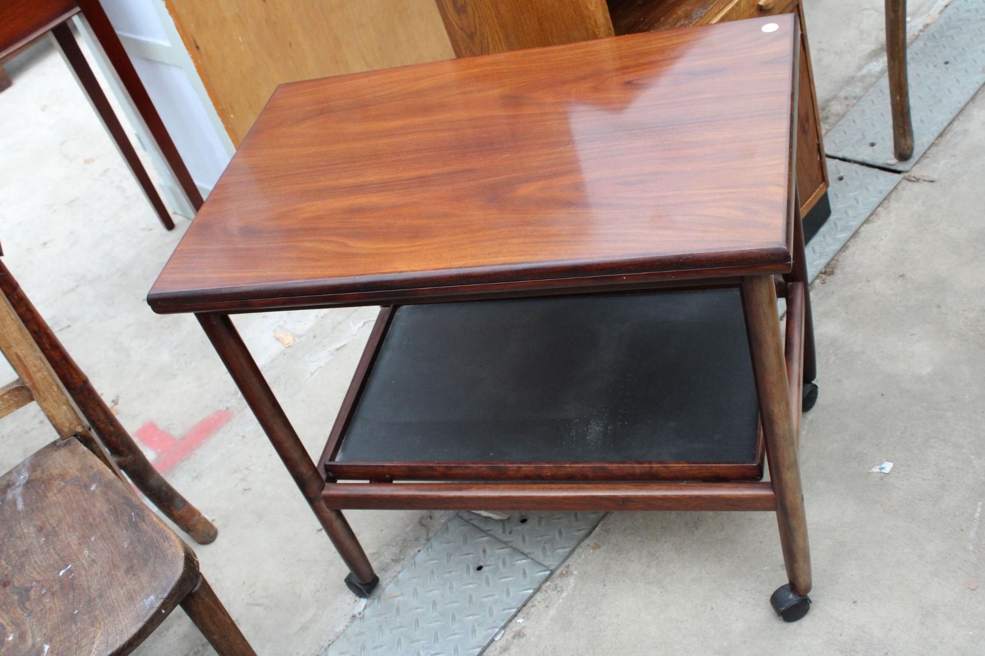 A MID 20TH CENTURY OAK BEDSIDE LOCKER AND MODERN MAHOGANY TWO TIER FOLD OVER TROLLEY WITH DETACHABLE - Image 2 of 4