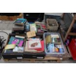 AN ASSORTMENT OF HOUSEHOLD CLEARANCE ITEMS