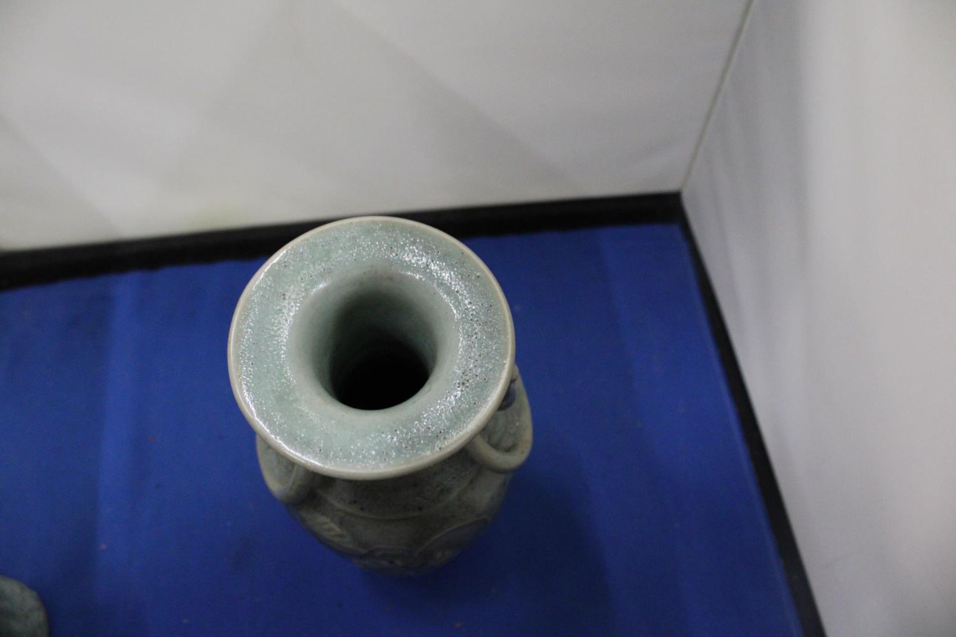 A PAIR OF CHINESECELADON STYLE VASES - Image 5 of 6