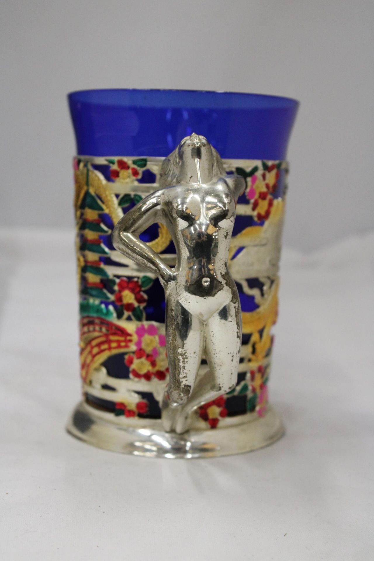 A MUSICAL GLASS WITH METAL ORIENTAL STYLE HOLDER, BOXED, HEIGHT 14CM - Image 5 of 6