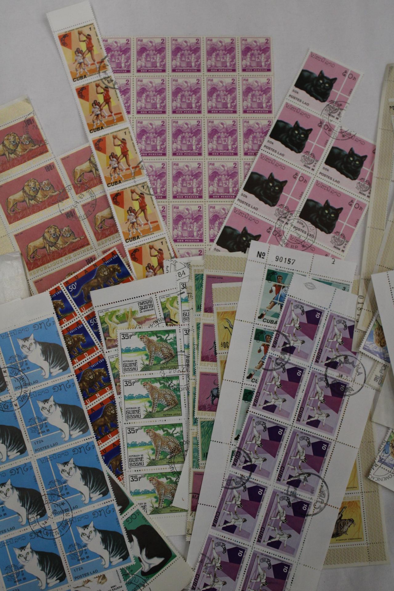 A COLLECTION OF ANIMAL STAMPS - Image 4 of 6