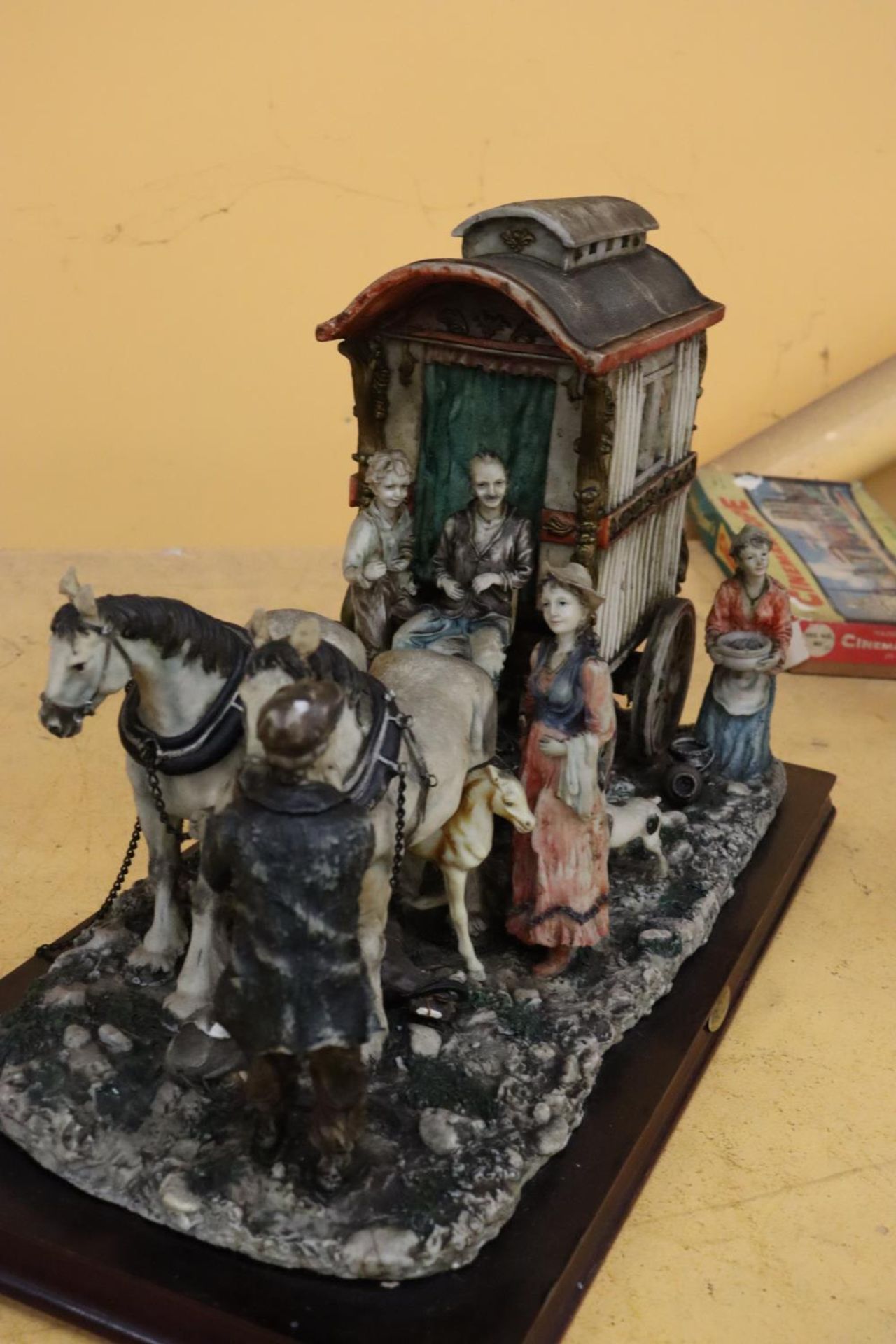 A VERY LARGE 'JULIANA COLLECTION' MODEL OF A ROMANY CARAVAN, HORSES AND FIGURES, ON A WOODEN BASE, - Image 3 of 5