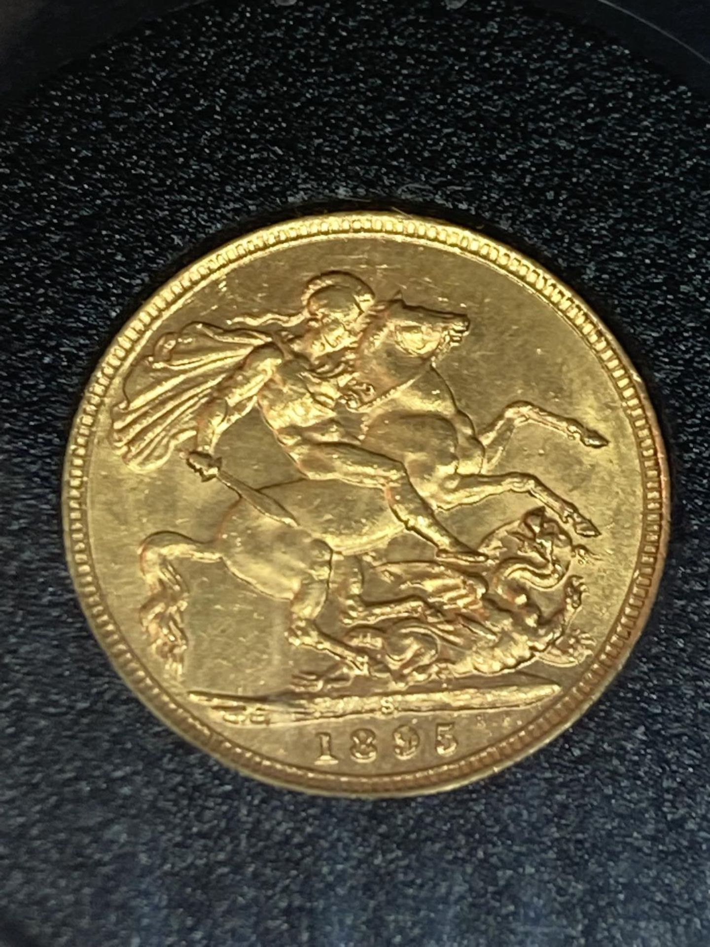 AN 1895 QUEEN VICTORIA VEILED HEAD GOLD SOVEREIGN - Bild 2 aus 3