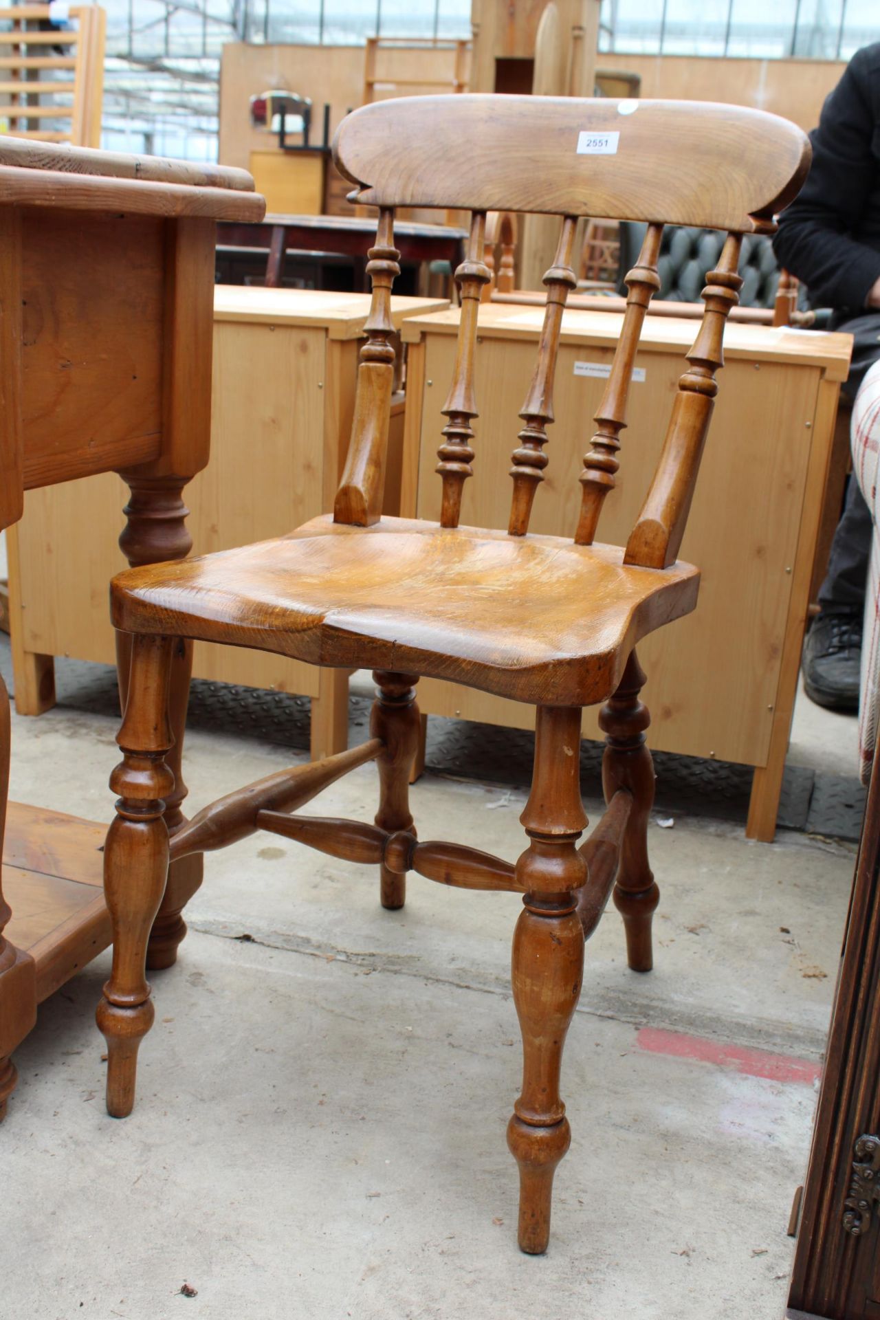 A VICTORIAN ELM AND BEECH KITCHEN CHAIR WITH TURNED UPRIGHT LEGS AND STRETCHERS - Image 2 of 2
