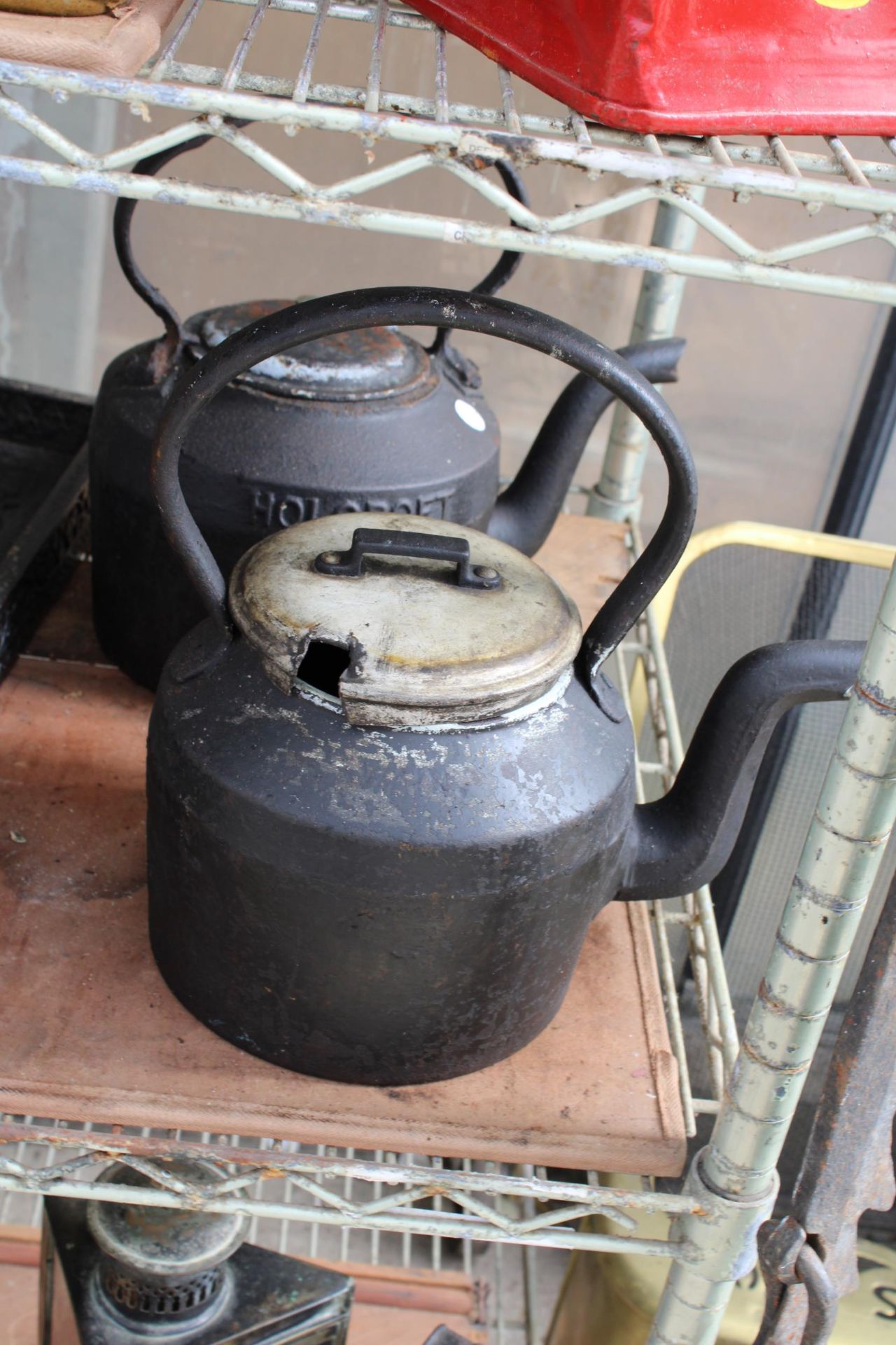 TWO VINTAGE CAST IRON KETTLES - Image 3 of 3