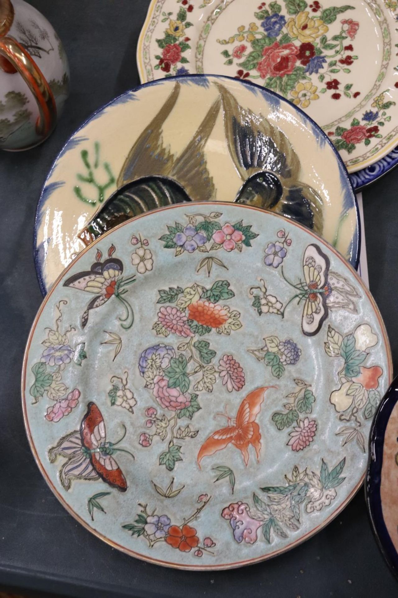 A LARGE QUANTITY OF CABINET PLATES TO INCLUDE COLLIE DOGS, ORIENTAL ETC - Image 4 of 5