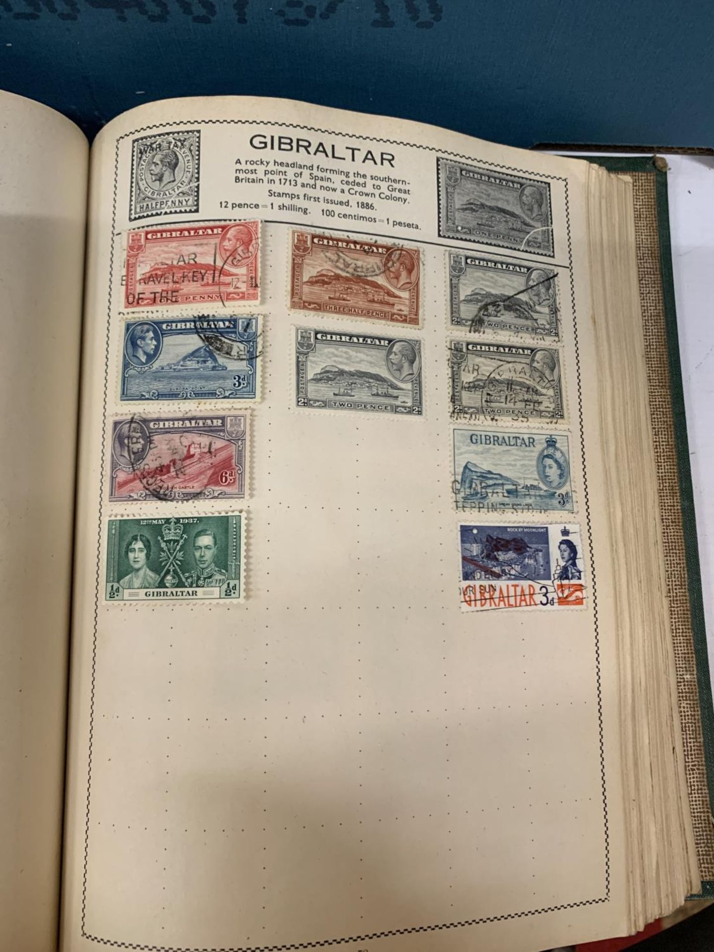 A LARGE COLLECTION OF ASSOERTED STAMPS TO INCLUDE WORLD AND BRITISH EXAMPLES ETC. - Image 4 of 9