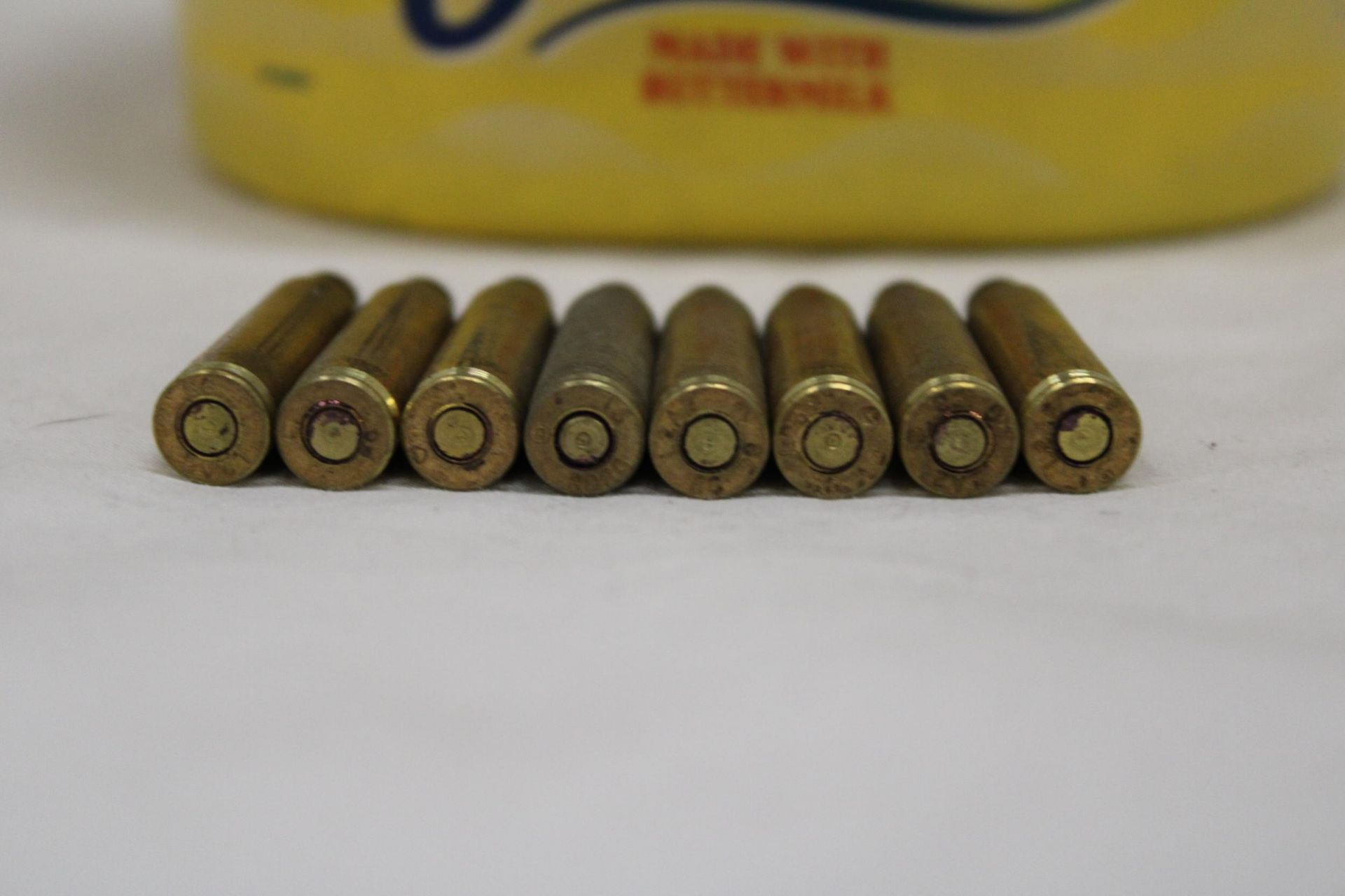 A QUANTITY OF BRASS BULLET CASES - Bild 4 aus 4