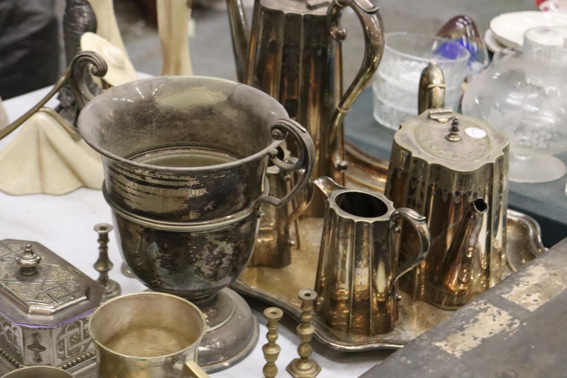 A QUANTITY OF SILVERPLATE TO INCLUDE A LINED TRINKET BOX, GOBLETS, COFFEE AND TEAPOT, TRAY, ETC., - Image 3 of 5