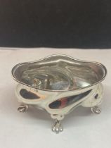 A HALLMARKED BIRMINGHAM SILVER OVAL FOOTED DISH