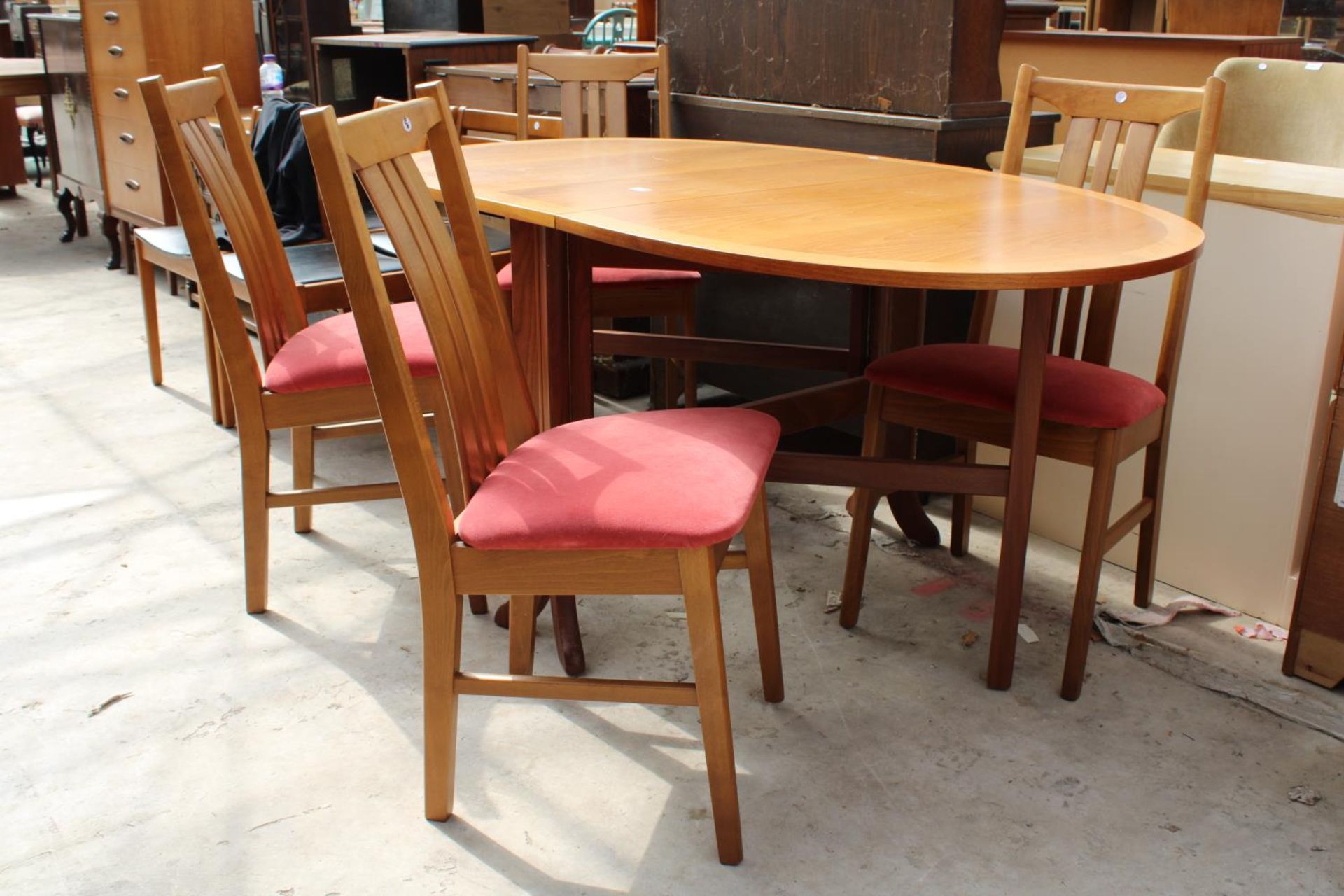 A RETRO TEAK GATE-LEG DINING TABLE AND 4 CHAIRS, 63" X 36" OPENED - Bild 2 aus 5