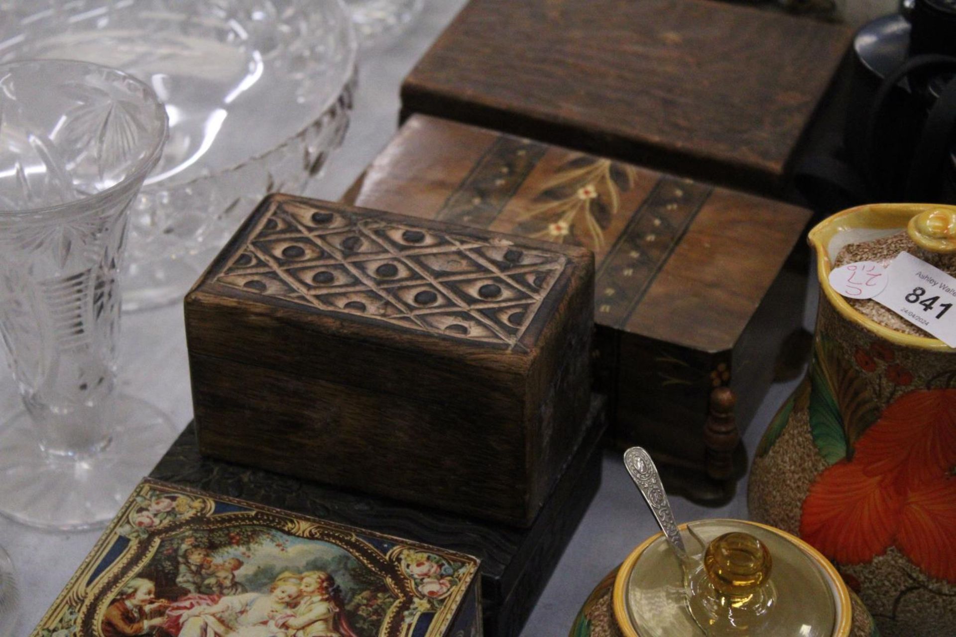 EIGHT VINTAGE BOXES TO INCLUDE WOODEN, INDIAN STYLE, CARVED, ETC - Image 3 of 6