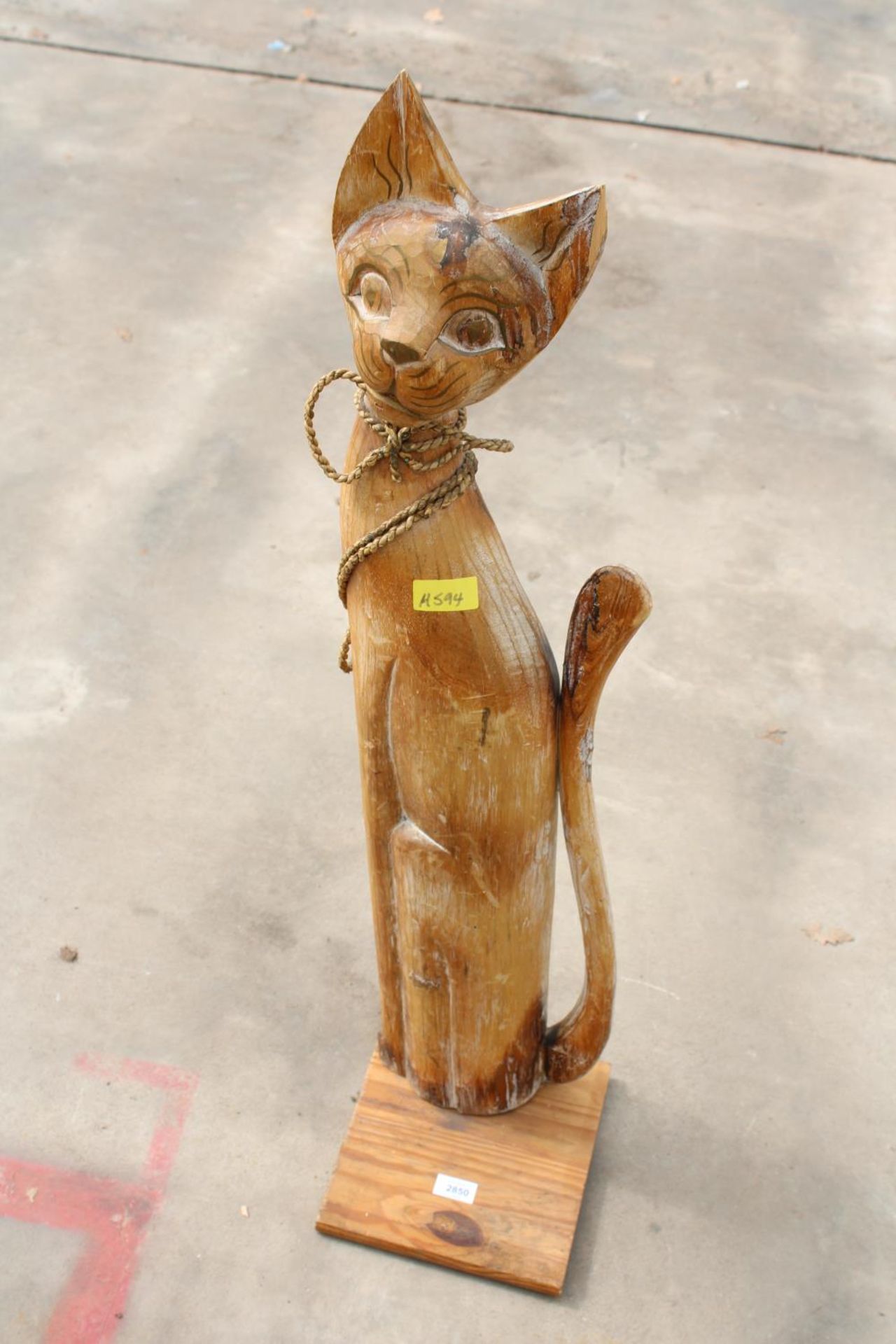 A MODERN HARDWOOD CARVED FIGURE OF A CAT, 40.5" HEIGHT