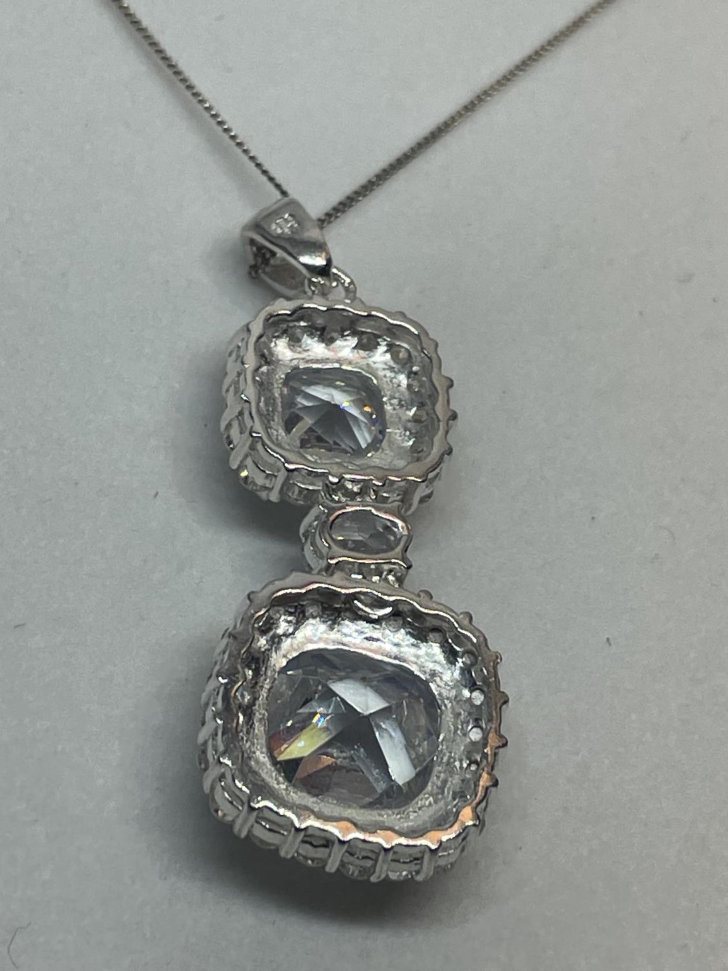 A BOXED SILVER NECKLACE - Image 3 of 3