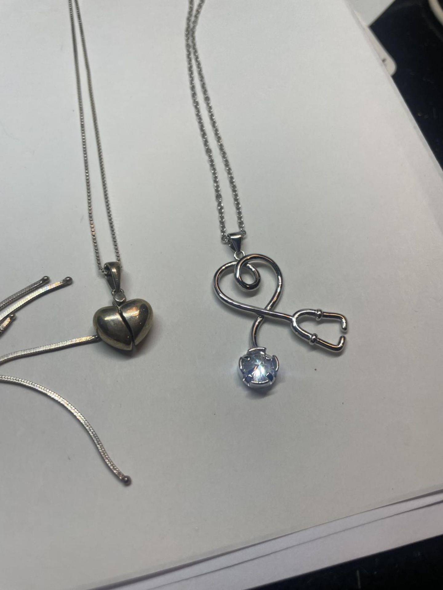 FOUR SILVER NECKLACES - Image 3 of 3