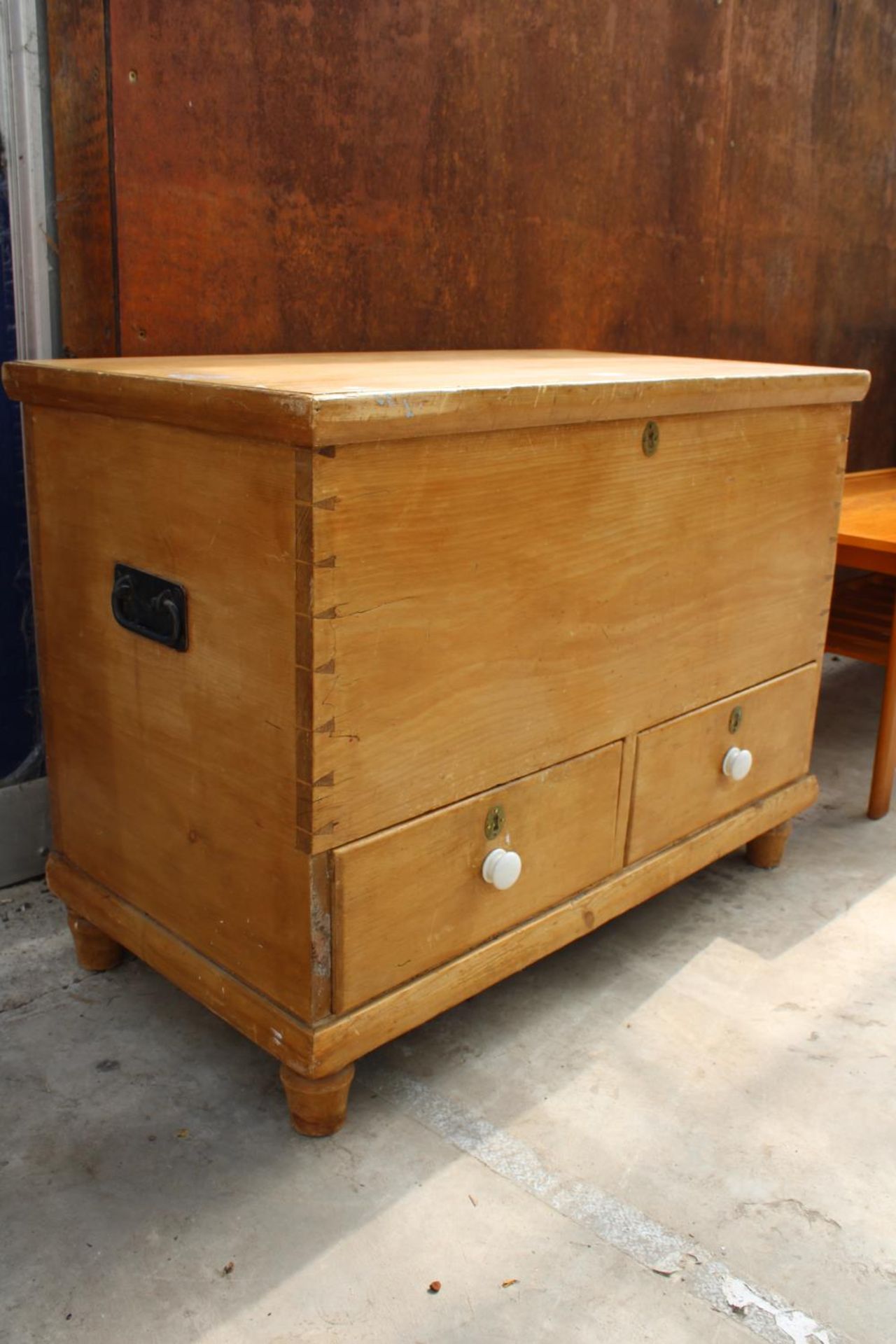 A VICTORIAN PINE BLANKET CHEST WITH 2 DRAWERS TO BASE AND IRON CARRYING HANDLES, 36" WIDE - Image 2 of 4