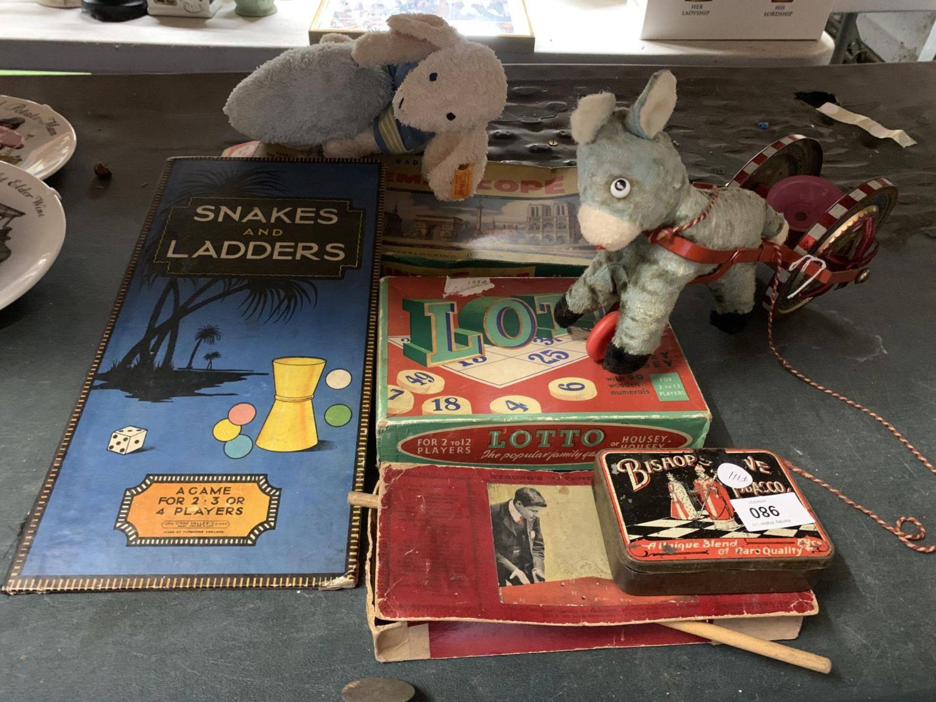 A COLLECTION OF VINTAGE TOYS TO INCLUDE STEIFF STUFFED MUSICAL LAMB ON CLOUD, SNAKES AND LADDER - Image 2 of 2