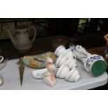 A MIXED LOT TO INCLUDE MINTON 'APRIL' TEA CUPS, A LARGE ORIENTAL BLUE AND WHITE FIGURE, A PARAGON '