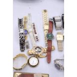 A QUANTITY OF THIRTEEN WRISTWATCHES