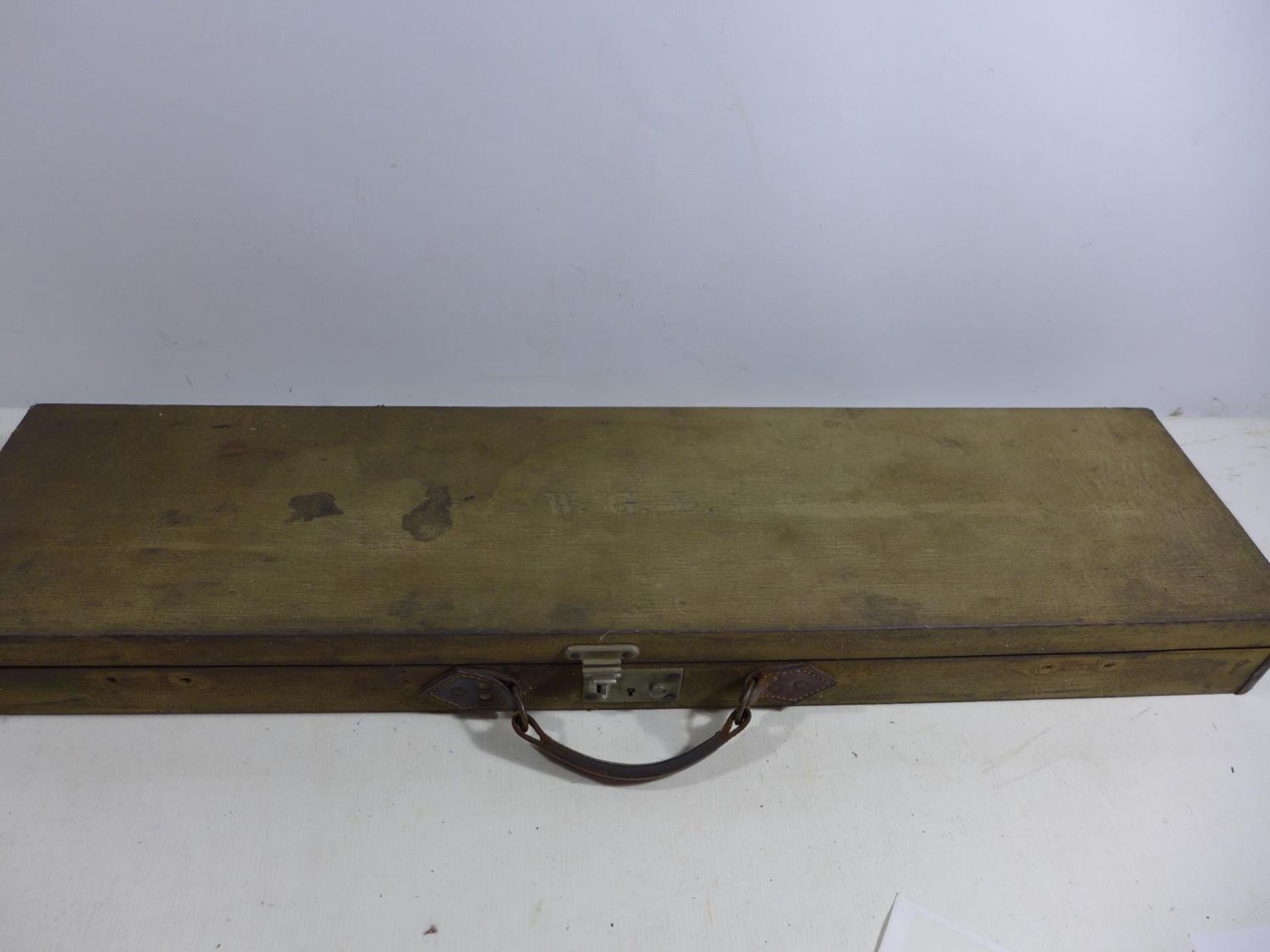 A COGSWELL AND HARRISON GUN CASE TO TAKE A 31 INCH BARREL GUN - Image 4 of 4